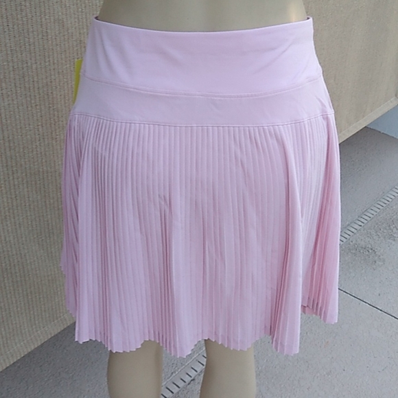 NWT Women's Pleated Skorts All in Motion - Size XXL - Picture 2 of 8